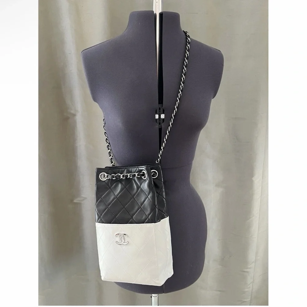 Chanel Black/White Bag - Picture 7 of 7